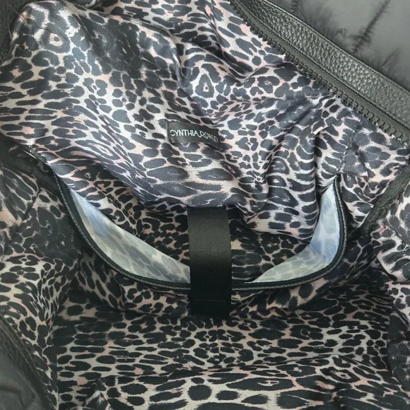 CYNTHIA ROWLEY Large Duffle Weekender Overnight Bag Detachable Strap - Picture 8 of 16